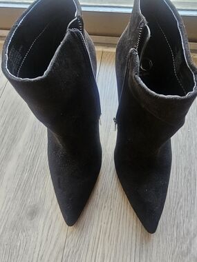 Women's Black Suede Pointed Toe Ankle Booties with Side Zip
